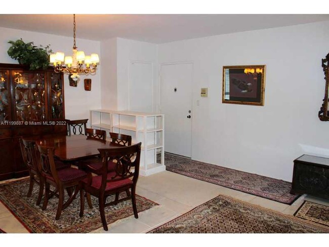 Building Photo - 2845 Granada Blvd