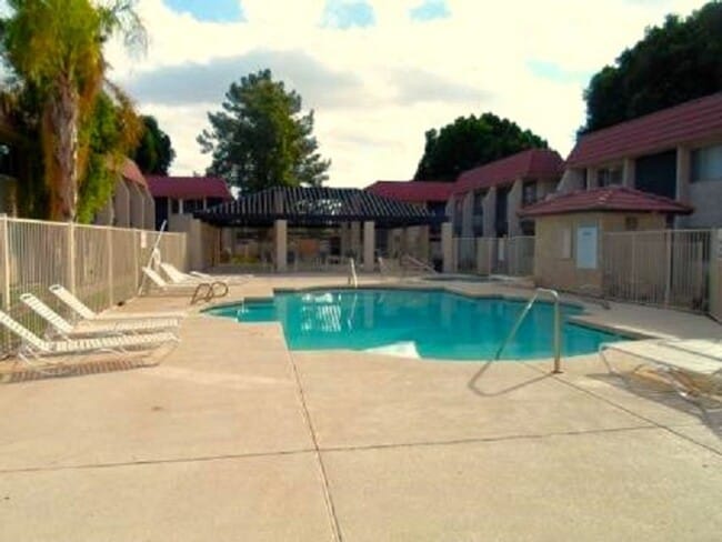 Building Photo - TEMPE CONDO READY TO RENT!!!