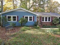 Building Photo - 309 White Oak Dr