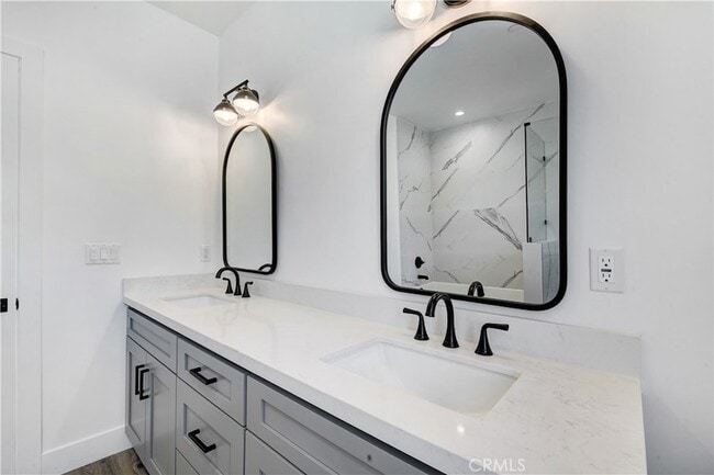 Building Photo - 13461 Bradley Ave