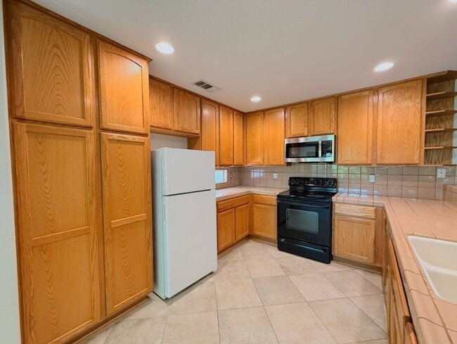 Building Photo - 1018 Kiwi Ct
