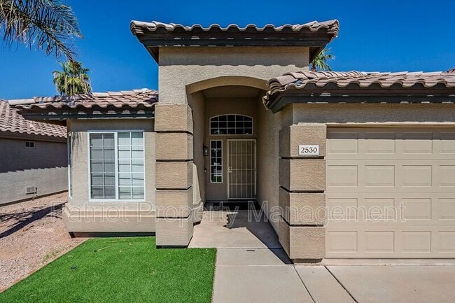 Building Photo - 2530 E Camellia Dr