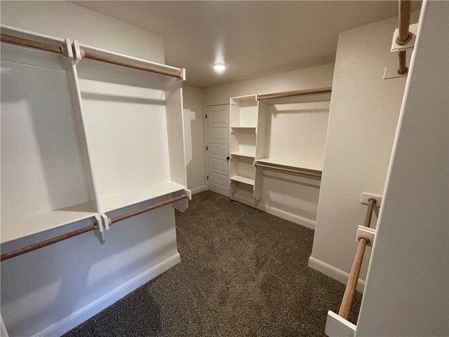Building Photo - 464 Hall Ave