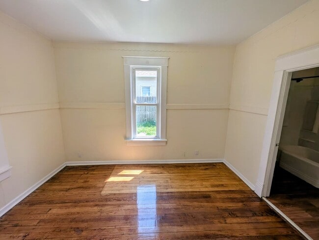 Building Photo - Remodeled 2-Bedroom, 1 Bath Home with Spacious Living Areas & Off-Street Parking