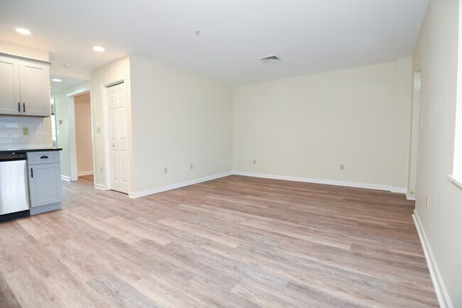 Building Photo - 151 NY-32 S