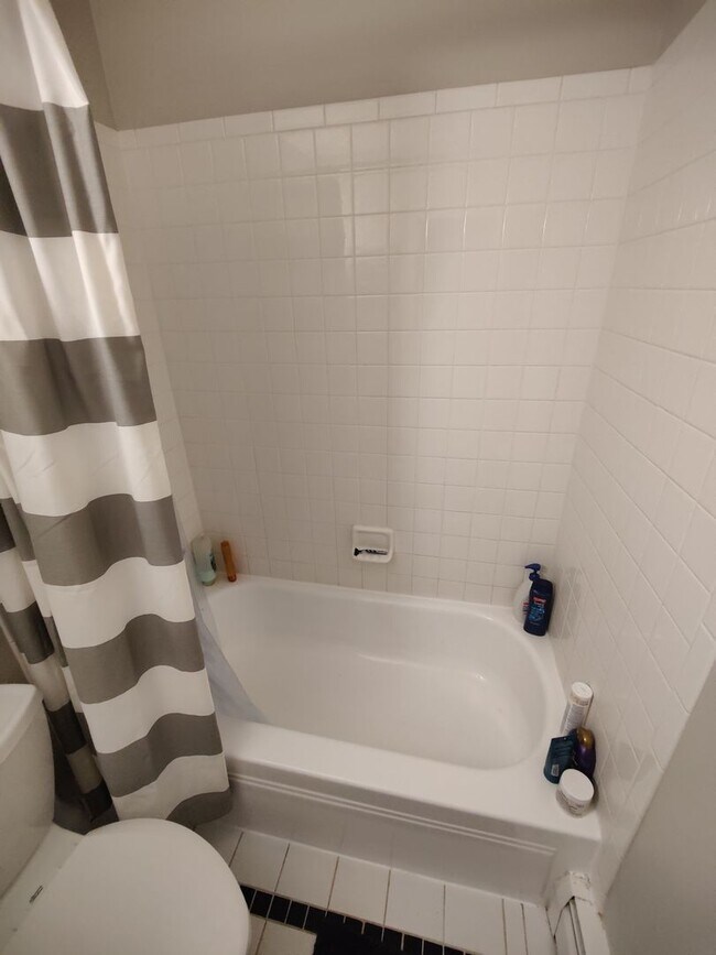 Building Photo - Cozy 2 bed, 1 bath in Central Boulder.