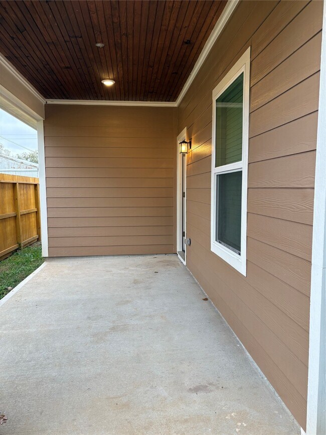 Building Photo - 205 Mcelroy Ave