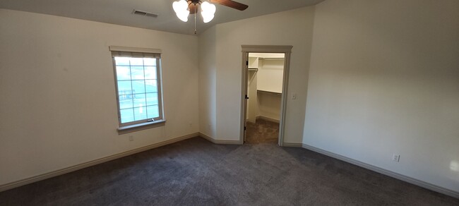Building Photo - Beautiful Salt Lake Townhome!!!