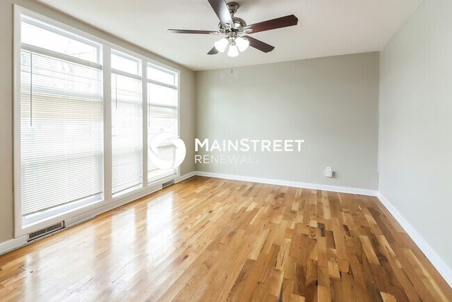 Building Photo - 3 Bedroom Pet-Friendly Home in Belton, MO with Main Street Renewal