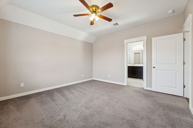 Building Photo - 128 Gidran Trail