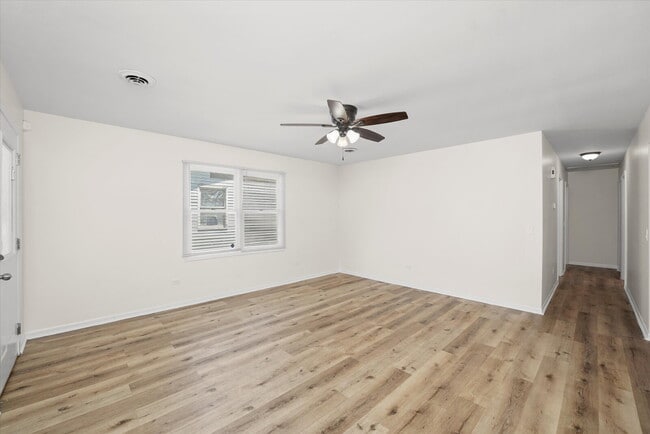 Building Photo - Updated 3-Bed/2-Bath Home with A Deck, Gar...