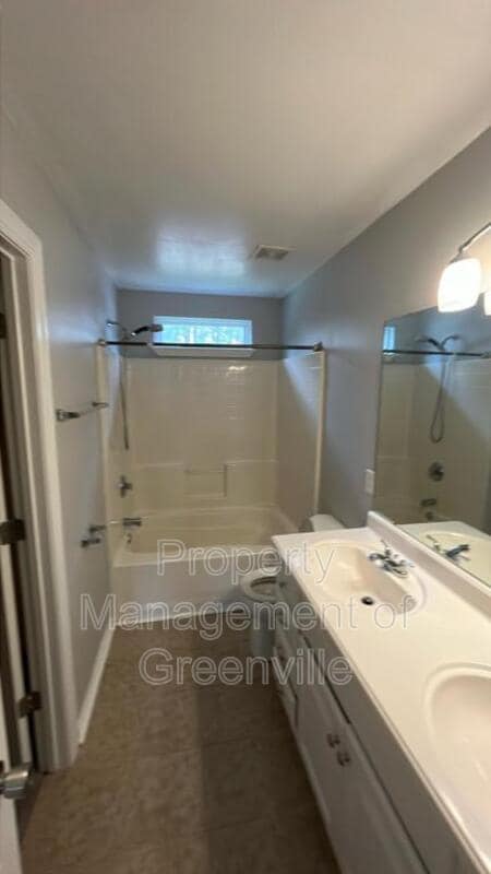 Building Photo - 243 W Pheasant Hill Dr