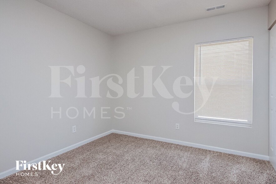 Building Photo - 6021 Namozine Ct