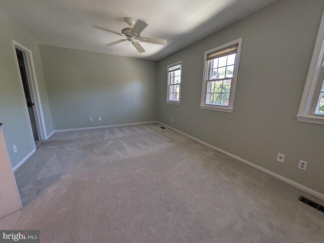 Building Photo - 8241 Clifton Farm Ct
