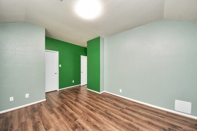 Building Photo - 16319 Autumn Leigh Dr