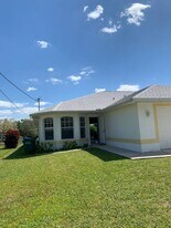 Building Photo - 4973 Viceroy St