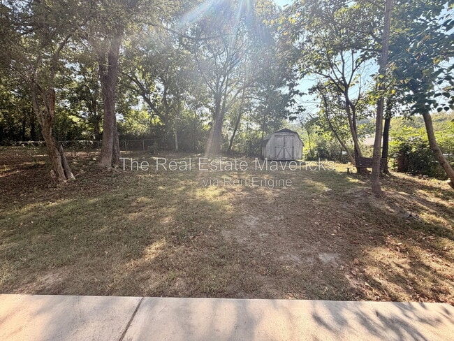 Building Photo - 575 SE Gaut St