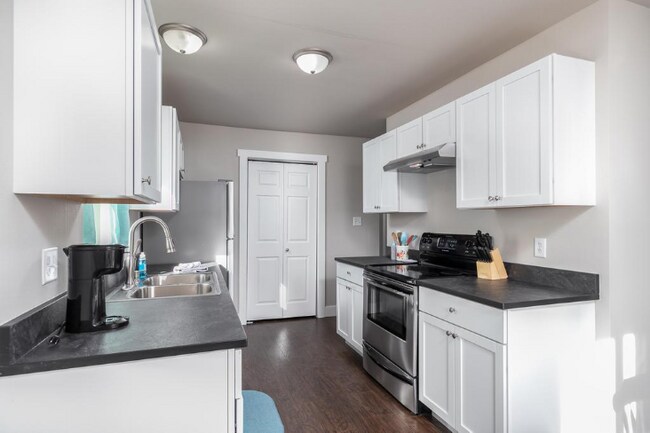 Building Photo - "Charming 2-Bed Oasis with 988 Sq Ft of Comfort in Cheyenne!"