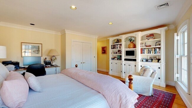 Building Photo - 39 State St