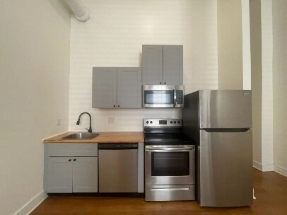 Building Photo - 452 2nd St