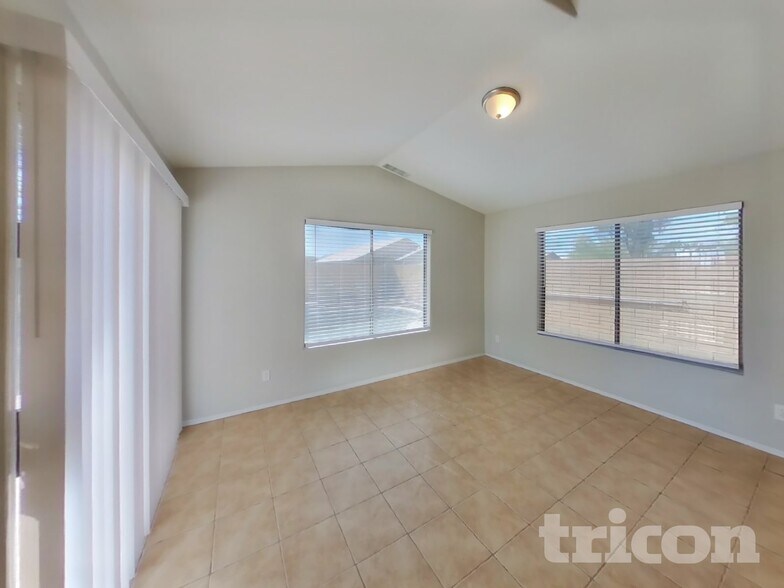 Building Photo - 8625 W Chickasaw St