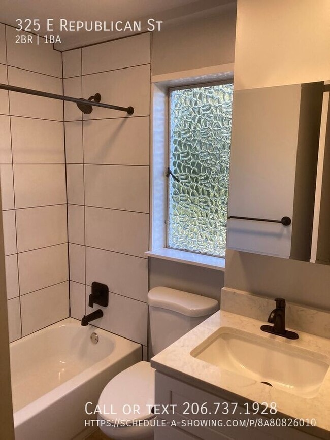 Building Photo - 325 E Republican St