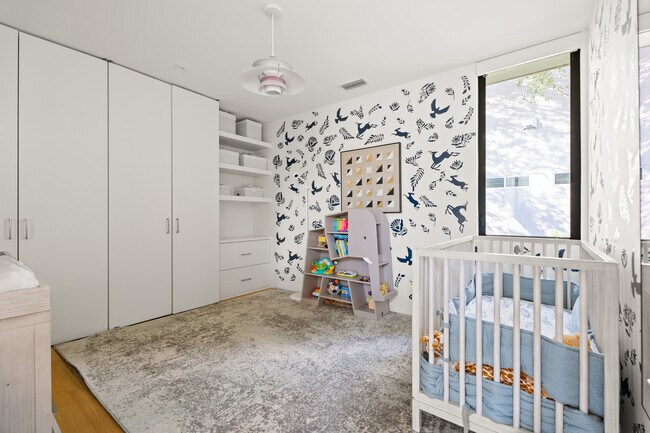 Building Photo - 2210 Westlake Dr