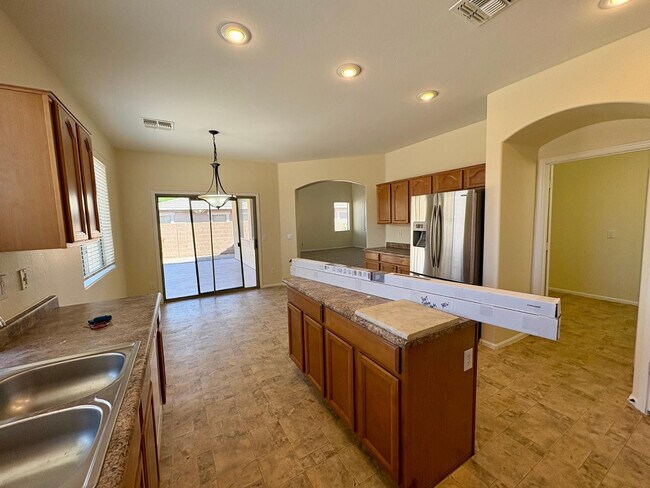 Building Photo - 16126 W Meade Ln