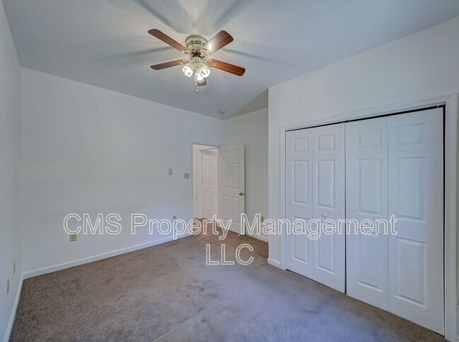 Building Photo - 756 Lakehurst Rd