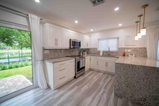 Building Photo - 21761 SW 98th Pl