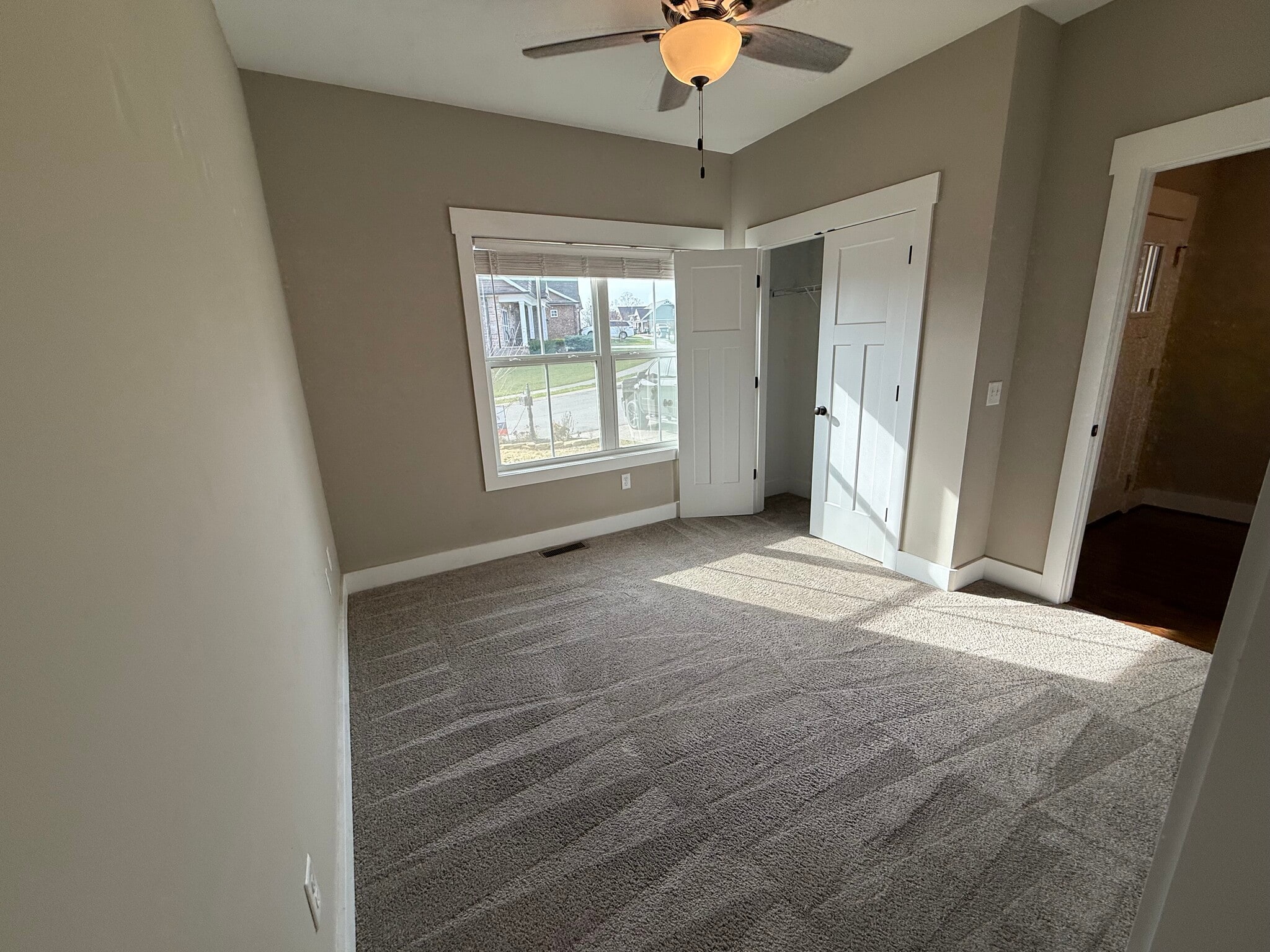 Building Photo - 1124 Cross Pointe Dr