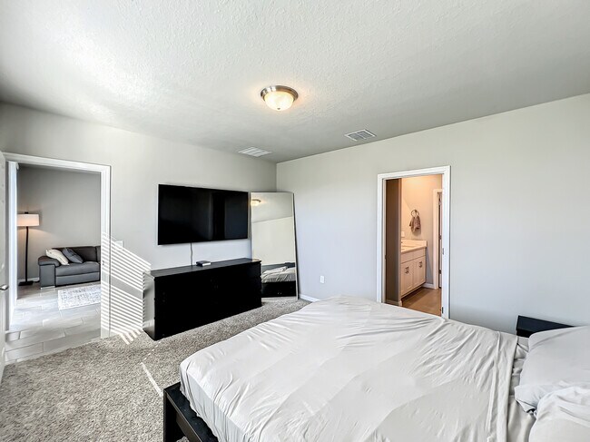 Building Photo - 2362 Brassie Ct