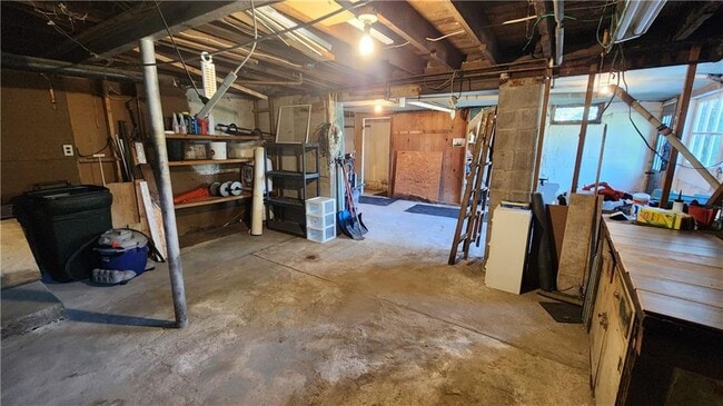 Building Photo - 1128 Ridge Rd