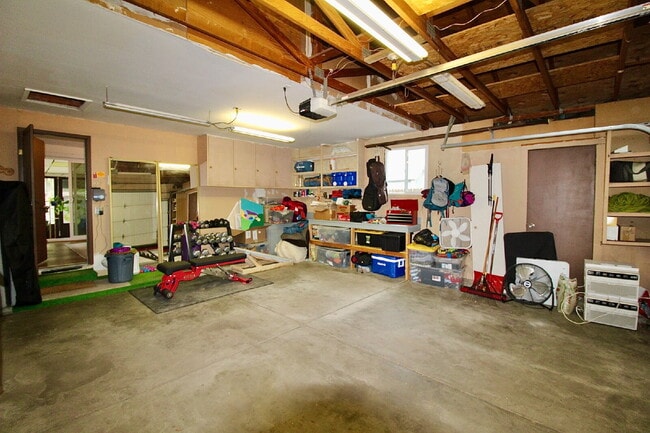 Building Photo - 1405 Abilene Dr