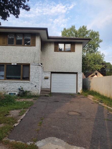Outside picture + attached garage - 1182 Lane Pl