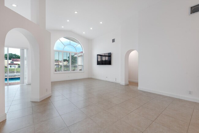 Building Photo - 23390 Torre Cir