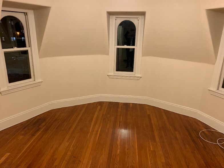 Building Photo - 252 Wayland Ave