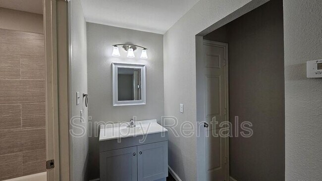 Building Photo - 11015 I-30 Frontage Rd