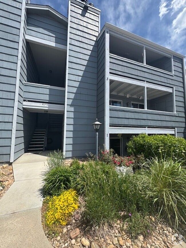 Building Photo - wh4670