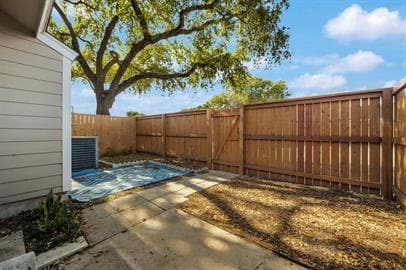 Building Photo - Great location! Two Bedroom two bath Condo