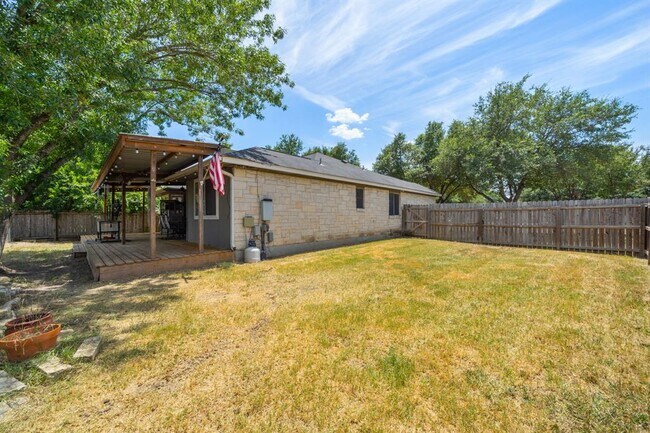 Building Photo - 301 Zebra Dr