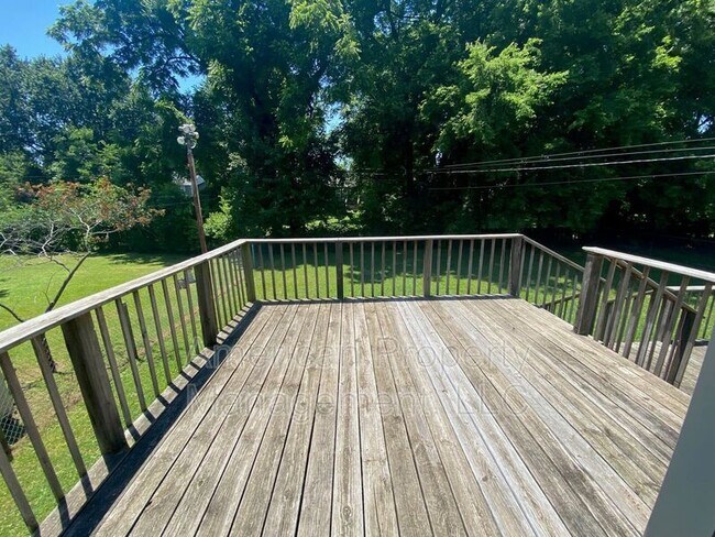 Building Photo - 714 S Marion Ave