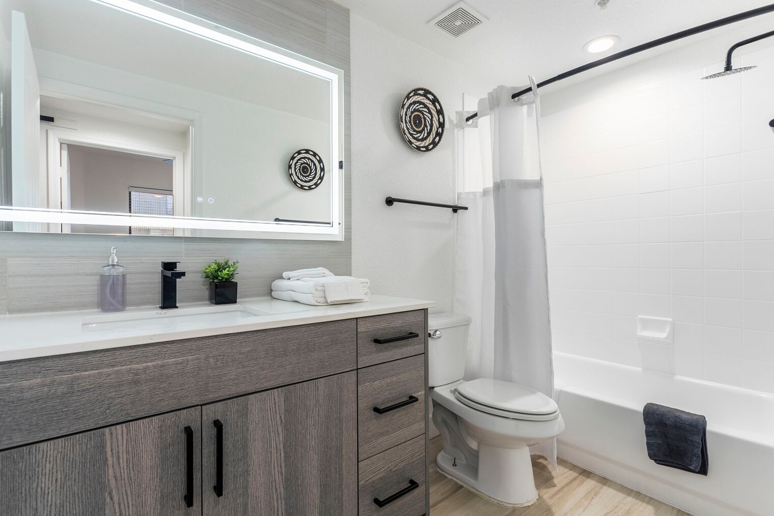 Building Photo - 15608 N 71st St