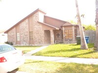 Building Photo - 3006 Hilldale Dr