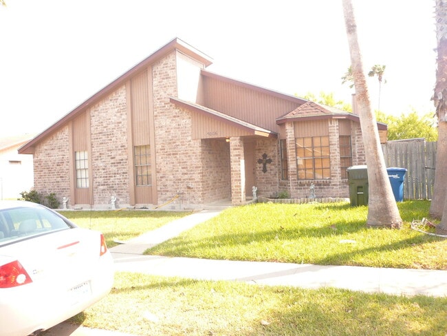 Primary Photo - 3006 Hilldale Dr