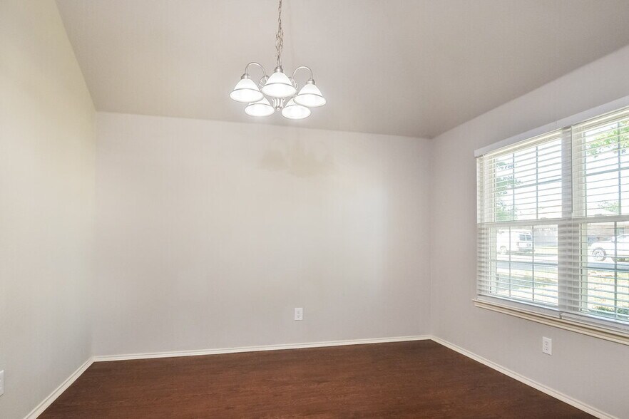 Building Photo - 3720 Allison Dr