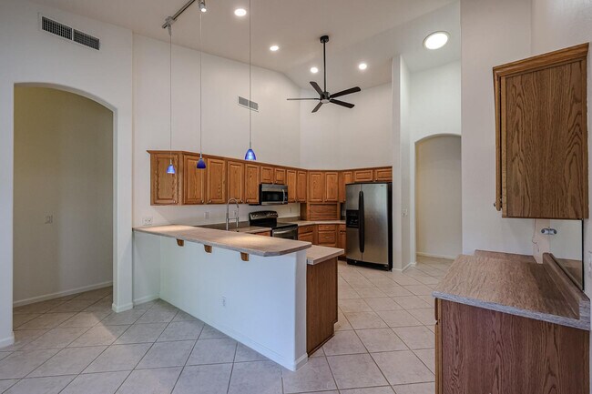 Building Photo - 4536 W Villa Linda Dr