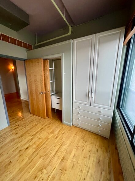 2ND BEDROOM CLOSETS - 210 Lincoln St