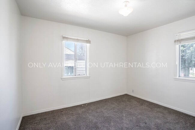 Building Photo - 347 S 500 W