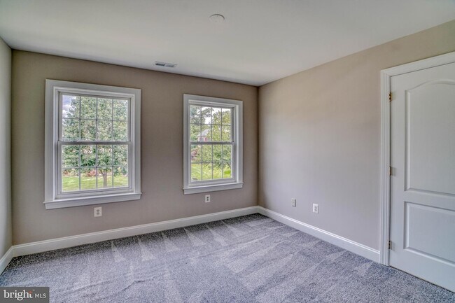 Building Photo - 9902 Player Dr